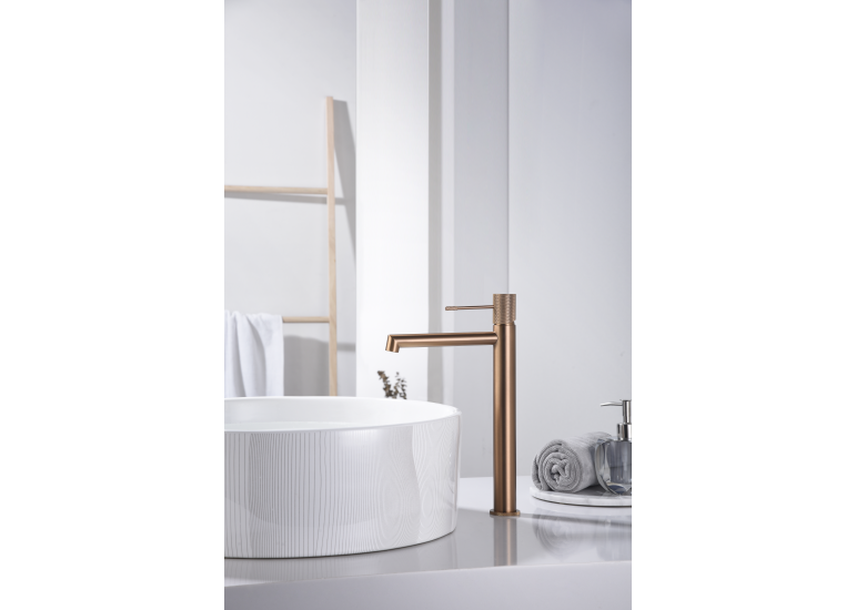 Monocommande lavabo bec haut Line